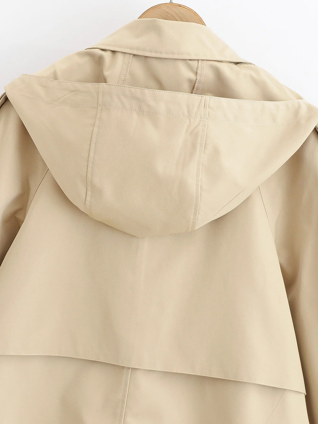 Beige cropped trench jacket with double-breasted front
